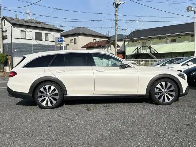 メルセデス・ベンツ Ｅ２２０ｄ ｵｰﾙﾃﾚｲﾝ 4マチック オールテレイン 長野県 2018(平30)年 3.8万km ダイヤモンドホワイト ・ディーラー点検R1:2:3:4:6:7年/・R7年4月20日/12か月点検＆Rブレーキパット＆ローター交換済）　/・エクスクルーシブパッケージ　/・レーダーセーフティーパッケージ　/・大型サンルーフ　/・純正ナビTV　(TVキャンセラー付き）/・ブルメスターサウンド/・360°カメラ　（アラウンドビューモニター）/・前後ドライブレコーダー/・ETC２．０/・社外レーダー/・ヘットアップディスプレイ/・ブラインドスポットモニター/・アクティブぶれーアシスト/・アテンションアシスト/・クルーズコントロール/・コーナーセンサー/・アイドリングストップ/・黒皮シート/・シートヒーター/・エアーシート/・パワーシート/・パワーバックドア/・ルーフレール/・純正19インチアルミ/・スマートキー×２/・プッシュスタート/・保証書/・取説