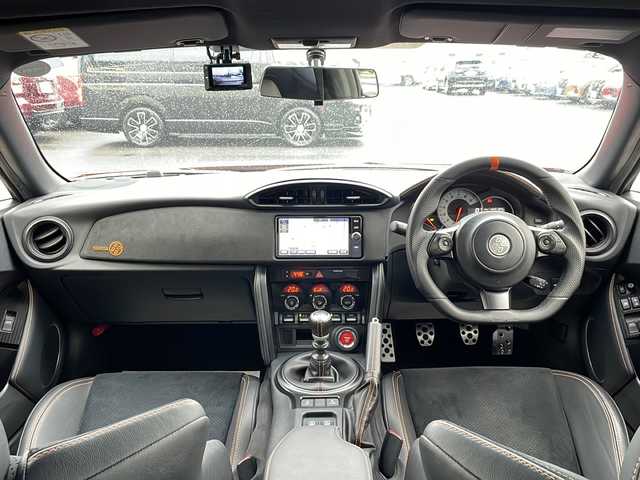 トヨタ ８６ GT ソーラーオレンジLTD 山形県 2017(平29)年 2.7万km オレンジ カラーコード：NBB　ソーラーオレンジ/禁煙車/TRDエアロ（F/S/R）/リアウィング/TDRフェンダーフィン/TRDエアロスタビライジングカバー（Rウィンドウ下部）/ADVAN Racing１８インチAW/ブレンボキャリパー/MILD　DANPER車高調/TRD４本出しマフラー/アルミペダル/ハーフレザーシート/純正ナビ(CD.DVD.BT)/フルセグ/バックカメラ/クルーズコントロール/シートヒーター/ETC/ドライブレコーダー/LEDヘッドライト/LEDフォグ/プッシュスタート/スマートキー