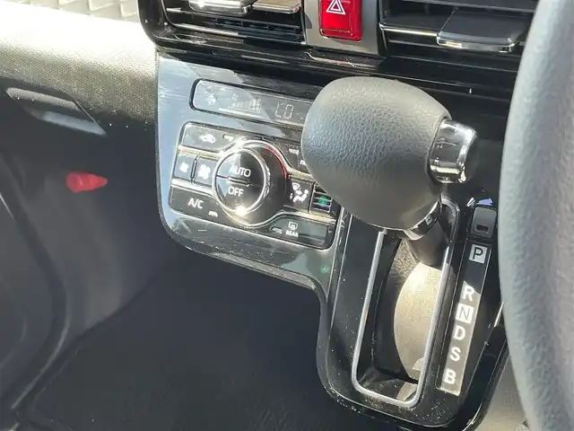 ダイハツ タント カスタム X 福岡県 2021(令3)年 1.9万km シャイニングホワイトパール スマートアシスト/衝突軽減/クリアランスソナー/社外ナビ（ＡＶＮ－Ｒ９Ｗ）/フルセグTV/CD/DVD/BT/バックカメラ/両側パワースライドドア/前席シートヒーター/ＬＥＤオートライト/フォグランプ/純正１４ＡＷ
