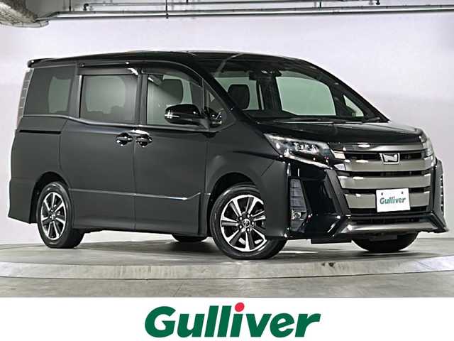 トヨタ ノア Si 広島県 2018(平30)年 5万km ブラック 社外ナビ/（Bluetooth/SD/CD/DVD/フルセグTV)/アルパイン製フリップダウンモニター/ETC/バックカメラ/両側パワースライドドア/クルーズコントロール/LEDヘッドライト/フォグランプ/オートマチックハイビーム/純正16インチアルミホイール/フロアマット/スペアキー1本/スマートキー/ABS/横滑り防止装置/衝突被害軽減ブレーキ/レーンキープアシスト/盗難防止装置