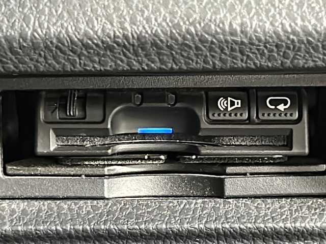 トヨタ ノア Si 広島県 2018(平30)年 5万km ブラック 社外ナビ/（Bluetooth/SD/CD/DVD/フルセグTV)/アルパイン製フリップダウンモニター/ETC/バックカメラ/両側パワースライドドア/クルーズコントロール/LEDヘッドライト/フォグランプ/オートマチックハイビーム/純正16インチアルミホイール/フロアマット/スペアキー1本/スマートキー/ABS/横滑り防止装置/衝突被害軽減ブレーキ/レーンキープアシスト/盗難防止装置