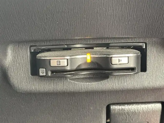 トヨタ プリウス S ツーリングセレ G’s 大阪府 2014(平26)年 6.5万km レッドマイカメタリック (株)IDOMが運営する【じしゃロン東大阪店】の自社ローン専用車両になりますこちらは現金またはオートローンご利用時の価格です。自社ローンご希望の方は別途その旨お申付け下さい純正ナビ【NSZT-W64】/フルセグTV/バックカメラ/Bluetooth/ETC/G’S専用シート/G’S専用フロアマット/G’S専用ホイール/スマートキー＆プッシュスタート/スペアスマートキー