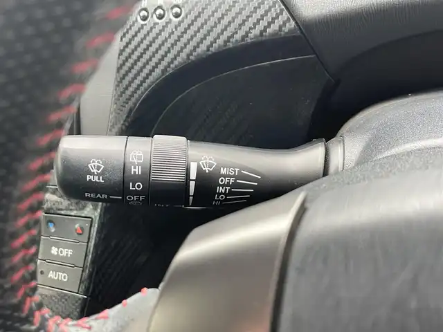 トヨタ プリウス S ツーリングセレ G’s 大阪府 2014(平26)年 6.5万km レッドマイカメタリック (株)IDOMが運営する【じしゃロン東大阪店】の自社ローン専用車両になりますこちらは現金またはオートローンご利用時の価格です。自社ローンご希望の方は別途その旨お申付け下さい純正ナビ【NSZT-W64】/フルセグTV/バックカメラ/Bluetooth/ETC/G’S専用シート/G’S専用フロアマット/G’S専用ホイール/スマートキー＆プッシュスタート/スペアスマートキー