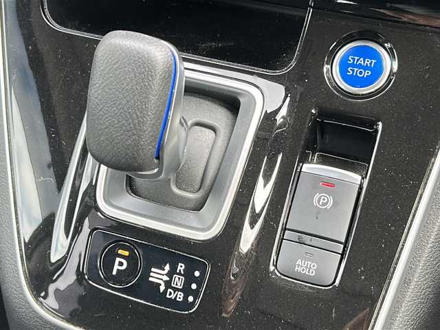日産 セレナ e－パワー ハイウェイスター V 広島県 2020(令2)年 7万km マルーンレッド 禁煙車/セーフティパックA/エマージェンシーブレーキ/車線逸脱警報/ハイビームアシスト/標識認識機能/速度標識機能/ふらつき警報/プロパイロット/コーナーセンサー/BSW/インテリジェントルームミラー/純正10型ナビ/・フルセグ/CD/DVD/Blu-ray/Bluetooth/・SD/REC/USB/アラウンドビューモニター/純正フリップダウンモニター/ハンズフリー両側パワースライドドア/革巻きステアリング/ステアリングスイッチ/LEDヘッドライト/フォグランプ/オートライト/防水シート/スマートキー/プッシュスタート/電動パーキングブレーキ/オートホールド/オートデュアルエアコン/リヤヒーターダクト/シートバックテーブル/USB電源/サンシェード/純正ドアバイザー/純正ドライブレコーダー/ETC/純正フロアマット/純正15インチアルミホイール/W+サイド+カーテンエアバック