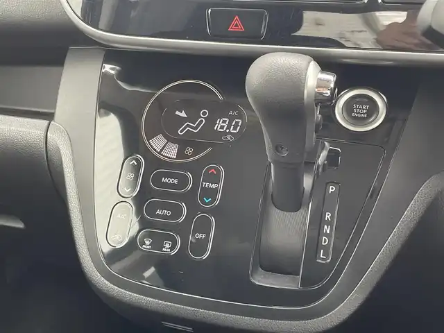 日産 デイズ ルークス ハイウェイスターX 佐賀県 2015(平27)年 10.7万km ブラック 純正SDナビゲーション/・フルセグTV/CD/DVD/SD/Bluetooth/アラウンドビューモニター(ルームミラー同時映写)/ETC/片側パワースライドドア/天井サーキュレーター/後席サンシェード/ISOFIX対応/革巻きステアリング/純正14インチアルミホイール/純正キセノンヘッドライト/純正フォグランプ/純正フロアマット/新車保証書/取扱説明書