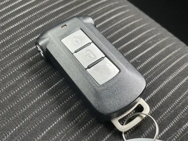 日産 デイズ ルークス ハイウェイスターX 佐賀県 2015(平27)年 10.7万km ブラック 純正SDナビゲーション/・フルセグTV/CD/DVD/SD/Bluetooth/アラウンドビューモニター(ルームミラー同時映写)/ETC/片側パワースライドドア/天井サーキュレーター/後席サンシェード/ISOFIX対応/革巻きステアリング/純正14インチアルミホイール/純正キセノンヘッドライト/純正フォグランプ/純正フロアマット/新車保証書/取扱説明書