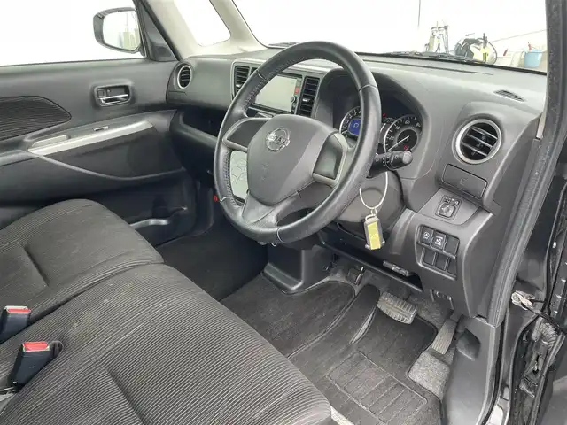 日産 デイズ ルークス ハイウェイスターX 佐賀県 2015(平27)年 10.7万km ブラック 純正SDナビゲーション/・フルセグTV/CD/DVD/SD/Bluetooth/アラウンドビューモニター(ルームミラー同時映写)/ETC/片側パワースライドドア/天井サーキュレーター/後席サンシェード/ISOFIX対応/革巻きステアリング/純正14インチアルミホイール/純正キセノンヘッドライト/純正フォグランプ/純正フロアマット/新車保証書/取扱説明書