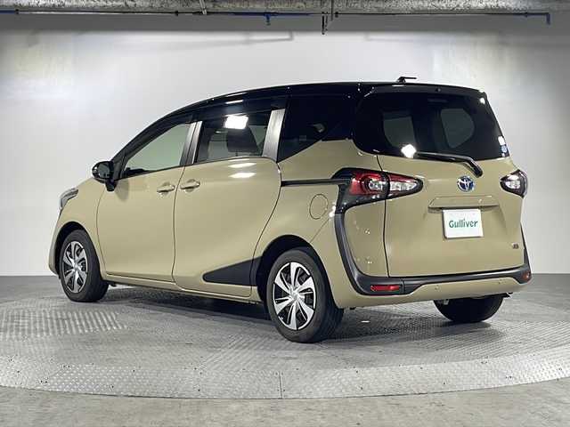 トヨタ シエンタ ハイブリッド ファンベースG クエロ 沖縄県 2021(令3)年 2.5万km ベージュ 禁煙車/県外仕入/両側パワースライドドア/衝突軽減ブレーキ/純正９インチナビ（フルセグテレビ、Ｂｌｕｅｔｏｏｔｈ）/ドライブレコーダー/アラウンドビューモニター/クルーズコントロール/レザーシート/レーンキープアシスト/クリアランスソナー/ステアリングスイッチ