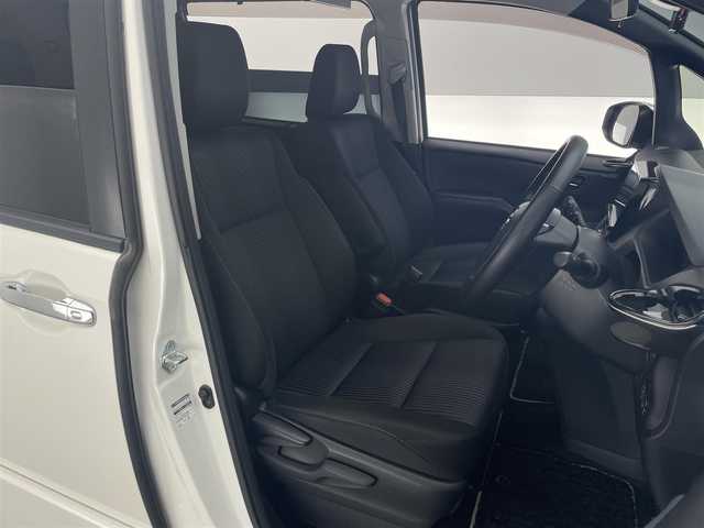 トヨタ ヴォクシー ZS 煌Ⅱ 愛知県 2017(平29)年 6.9万km ホワイトパールクリスタルシャイン アルパイン９型ナビ　フルセグＴＶ　Ｂｌｕｅｔｏｏｔｈ　バックカメラ　アルパイン１０．１型後席モニター　レーダー探知　ドラレコ　ＥＴＣ　衝突軽減　オートハイビーム　ＬＥＤヘッドライト　スマートキー　禁煙