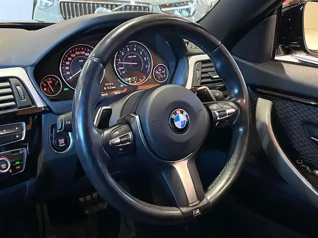 ＢＭＷ ４２０ｉ xDrive グランクーペ Mスポーツ 道央・札幌 2014(平26)年 6万km カーボンブラックM ・4WD/・純正ナビ（フルセグTV＆CD＆DVD＆BT）/・バックカメラ/・クルーズコントロール/・レーンキープアシスト/・アイドリングストップ/・横滑り防止/・ステアリングスイッチ/・パドルシフト/・電動シート/・ETC/・スマートキー/・スペアキー