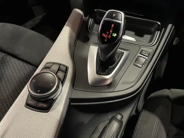 ＢＭＷ ４２０ｉ xDrive グランクーペ Mスポーツ 道央・札幌 2014(平26)年 6万km カーボンブラックM ・4WD/・純正ナビ（フルセグTV＆CD＆DVD＆BT）/・バックカメラ/・クルーズコントロール/・レーンキープアシスト/・アイドリングストップ/・横滑り防止/・ステアリングスイッチ/・パドルシフト/・電動シート/・ETC/・スマートキー/・スペアキー