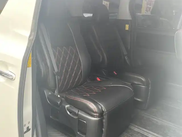 トヨタ ヴェルファイア 2．4Z 神奈川県 2012(平24)年 8.3万km ホワイトパールクリスタルシャイン アルパイン　ビックX９インチ/メモリーナビ/CD/DVD/SD/BT/フルセグ/アルパインフリップダウンモニター/前方ドラレコ/バックカメラ/両側パワーパワースライドドア/バックドアイージークロージャー/ローダウン/社外アルミ　AME２０インチ/社外テール/社外マフラー(rosso modello)/社外セキュリティ（Gｒｇo-ZV）/HIDヘッドライト/社外LEDフォグ/社外カーテシイルミ/社外ダッシュマット/社外USB充電ポート×２/社外シートカバー(clazzio)/7人乗り/オットマンシート/シフトゲートイルミ/コーナーセンサー/ウッドコンビハンドル/オートライト/ナノイーエアコン/リアフィルム/ドアバイザー/スマートキー×２/新車時保証書/取扱説明書/ナビ取扱説明書/セキュリティ取扱説明書/ドラレコ取扱説明書