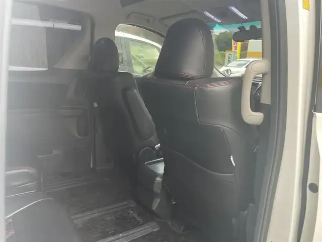 トヨタ ヴェルファイア 2．4Z 神奈川県 2012(平24)年 8.3万km ホワイトパールクリスタルシャイン アルパイン　ビックX９インチ/メモリーナビ/CD/DVD/SD/BT/フルセグ/アルパインフリップダウンモニター/前方ドラレコ/バックカメラ/両側パワーパワースライドドア/バックドアイージークロージャー/ローダウン/社外アルミ　AME２０インチ/社外テール/社外マフラー(rosso modello)/社外セキュリティ（Gｒｇo-ZV）/HIDヘッドライト/社外LEDフォグ/社外カーテシイルミ/社外ダッシュマット/社外USB充電ポート×２/社外シートカバー(clazzio)/7人乗り/オットマンシート/シフトゲートイルミ/コーナーセンサー/ウッドコンビハンドル/オートライト/ナノイーエアコン/リアフィルム/ドアバイザー/スマートキー×２/新車時保証書/取扱説明書/ナビ取扱説明書/セキュリティ取扱説明書/ドラレコ取扱説明書