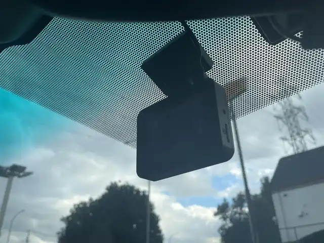 トヨタ ヴェルファイア 2．4Z 神奈川県 2012(平24)年 8.3万km ホワイトパールクリスタルシャイン アルパイン　ビックX９インチ/メモリーナビ/CD/DVD/SD/BT/フルセグ/アルパインフリップダウンモニター/前方ドラレコ/バックカメラ/両側パワーパワースライドドア/バックドアイージークロージャー/ローダウン/社外アルミ　AME２０インチ/社外テール/社外マフラー(rosso modello)/社外セキュリティ（Gｒｇo-ZV）/HIDヘッドライト/社外LEDフォグ/社外カーテシイルミ/社外ダッシュマット/社外USB充電ポート×２/社外シートカバー(clazzio)/7人乗り/オットマンシート/シフトゲートイルミ/コーナーセンサー/ウッドコンビハンドル/オートライト/ナノイーエアコン/リアフィルム/ドアバイザー/スマートキー×２/新車時保証書/取扱説明書/ナビ取扱説明書/セキュリティ取扱説明書/ドラレコ取扱説明書