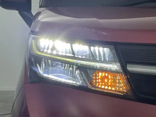 トヨタ タンク カスタムG 群馬県 2017(平29)年 5.6万km ブラックマイカ/マゼンダベリーメタリック 禁煙車　両側パワスラ　純正ナビ　BT　フルセグ　バックカメラ　クルコン　ビルトインETC　アイドリングストップ　横滑り防止装置　ステアリングスイッチ　オートライト　プッシュスタート　スマートキー