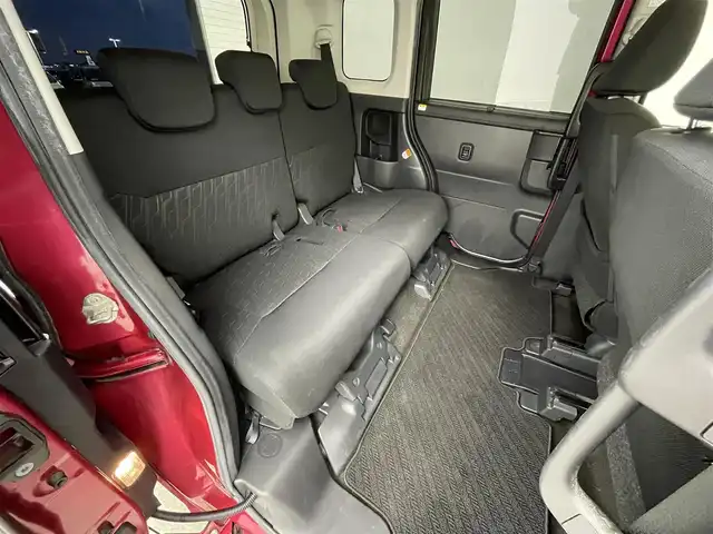 トヨタ タンク カスタムG 群馬県 2017(平29)年 5.6万km ブラックマイカ/マゼンダベリーメタリック 禁煙車　両側パワスラ　純正ナビ　BT　フルセグ　バックカメラ　クルコン　ビルトインETC　アイドリングストップ　横滑り防止装置　ステアリングスイッチ　オートライト　プッシュスタート　スマートキー