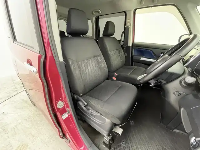 トヨタ タンク カスタムG 群馬県 2017(平29)年 5.6万km ブラックマイカ/マゼンダベリーメタリック 禁煙車　両側パワスラ　純正ナビ　BT　フルセグ　バックカメラ　クルコン　ビルトインETC　アイドリングストップ　横滑り防止装置　ステアリングスイッチ　オートライト　プッシュスタート　スマートキー