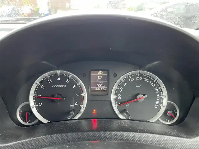 スズキ スイフト XG 群馬県 2011(平23)年 5.9万km スーパーブラックパール プッシュスタート/スマートキー/ビルトインETC/純正CDラジオデッキ/社外15インチアルミホイール/ドアバイザー/ヘッドライトレベライザー/横滑り防止装置/保証書/スペアキー1本