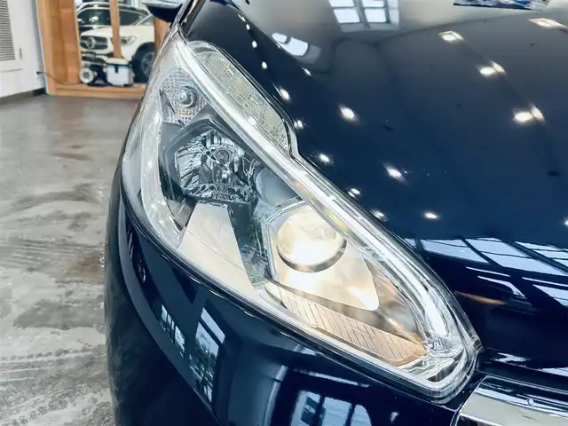 プジョー ２０８ アリュール シエロプラス 大阪府 2017(平29)年 3.7万km 青 250台限定車/ガラスルーフ/ナビ/TV/クリアランスソナー/USB/Bluetooth/クルコン/ETC/ドラレコ/純正16インチAW/applecarplay/リモコンキー