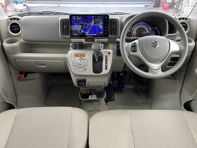 スズキ エブリィ ワゴン PZターボ 千葉県 2024(令6)年 0.4万km モスグレーメタリック ・社外９インチフローティングナビ/・CD/DVD/BT/SD/フルセグTV/・バックカメラ/・デュアルカメラブレーキサポート/・後退時ブレーキサポート/・誤発信発進抑制機能/・ふらつき警報/・先行車発進お知らせ機能/・コーナーセンサー/・車線逸脱警報システム/・横滑り防止装置/・アイドリングストップ/・オートマチックハイビーム/・片側パワースライドドア/・ステアリングリモコン/・純正フロアマット/・ヘッドライトレベライザー/・電動格納ミラー/・LEDオートライト/・フォグランプ/・ETC/・ルームミラー一体型前後ドライブレコーダー/・スマートキー/・プッシュスタート