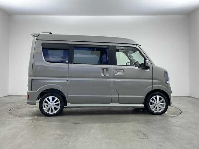 スズキ エブリィ ワゴン PZターボ 千葉県 2024(令6)年 0.4万km モスグレーメタリック ・社外９インチフローティングナビ/・CD/DVD/BT/SD/フルセグTV/・バックカメラ/・デュアルカメラブレーキサポート/・後退時ブレーキサポート/・誤発信発進抑制機能/・ふらつき警報/・先行車発進お知らせ機能/・コーナーセンサー/・車線逸脱警報システム/・横滑り防止装置/・アイドリングストップ/・オートマチックハイビーム/・片側パワースライドドア/・ステアリングリモコン/・純正フロアマット/・ヘッドライトレベライザー/・電動格納ミラー/・LEDオートライト/・フォグランプ/・ETC/・ルームミラー一体型前後ドライブレコーダー/・スマートキー/・プッシュスタート