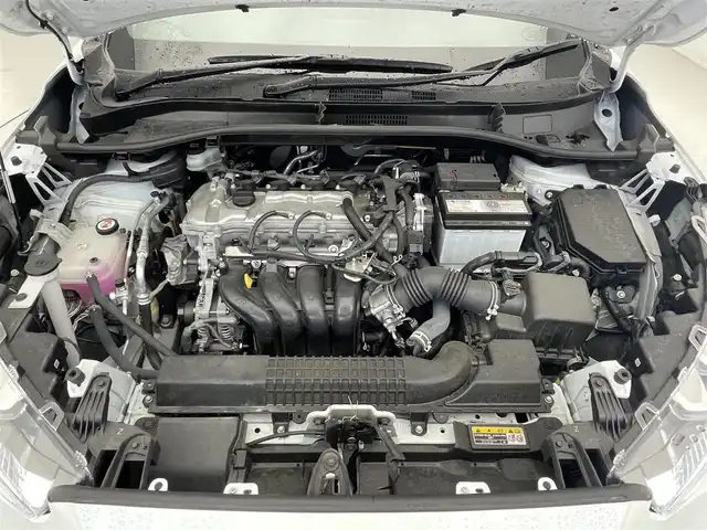 トヨタ カローラ クロス Z 滋賀県 2022(令4)年 5万km プラチナホワイトパールマイカ 純正9インチディスプレイオーディオ/・Bluetooth・USB・Miracast/全方位カメラ/ビルトインETC/前後ドライブレコーダー/前後コーナーセンサー/Dパワーシート/D/Nシートヒーター/衝突被害軽減ブレーキ/追従レーダークルーズコントロール/レーンキープアシスト/ハーフレザーシート/LEDヘッドライト/オートライト/オートハイビーム/電動リアゲート/純正フロアマット/純正18インチAW/盗難防止システム/横滑り防止/ビルトインETC/スマートキー