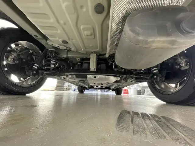 トヨタ カローラ クロス Z 滋賀県 2022(令4)年 5万km プラチナホワイトパールマイカ 純正9インチディスプレイオーディオ/・Bluetooth・USB・Miracast/全方位カメラ/ビルトインETC/前後ドライブレコーダー/前後コーナーセンサー/Dパワーシート/D/Nシートヒーター/衝突被害軽減ブレーキ/追従レーダークルーズコントロール/レーンキープアシスト/ハーフレザーシート/LEDヘッドライト/オートライト/オートハイビーム/電動リアゲート/純正フロアマット/純正18インチAW/盗難防止システム/横滑り防止/ビルトインETC/スマートキー