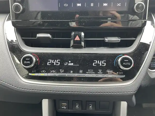 トヨタ カローラ クロス Z 滋賀県 2022(令4)年 5万km プラチナホワイトパールマイカ 純正9インチディスプレイオーディオ/・Bluetooth・USB・Miracast/全方位カメラ/ビルトインETC/前後ドライブレコーダー/前後コーナーセンサー/Dパワーシート/D/Nシートヒーター/衝突被害軽減ブレーキ/追従レーダークルーズコントロール/レーンキープアシスト/ハーフレザーシート/LEDヘッドライト/オートライト/オートハイビーム/電動リアゲート/純正フロアマット/純正18インチAW/盗難防止システム/横滑り防止/ビルトインETC/スマートキー