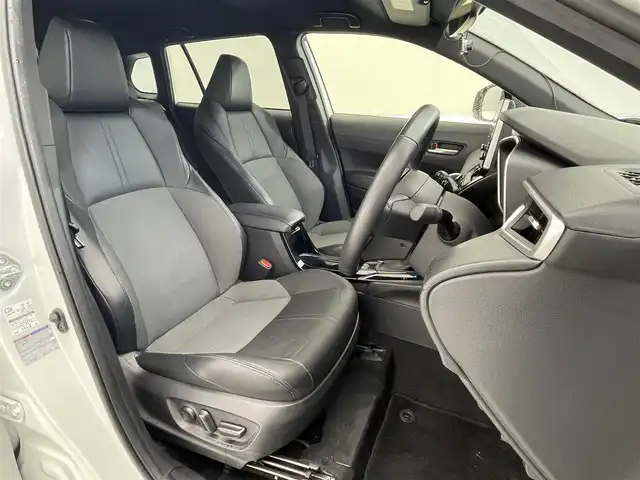 トヨタ カローラ クロス Z 滋賀県 2022(令4)年 5万km プラチナホワイトパールマイカ 純正9インチディスプレイオーディオ/・Bluetooth・USB・Miracast/全方位カメラ/ビルトインETC/前後ドライブレコーダー/前後コーナーセンサー/Dパワーシート/D/Nシートヒーター/衝突被害軽減ブレーキ/追従レーダークルーズコントロール/レーンキープアシスト/ハーフレザーシート/LEDヘッドライト/オートライト/オートハイビーム/電動リアゲート/純正フロアマット/純正18インチAW/盗難防止システム/横滑り防止/ビルトインETC/スマートキー