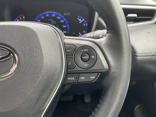 トヨタ カローラ クロス Z 滋賀県 2022(令4)年 5万km プラチナホワイトパールマイカ 純正9インチディスプレイオーディオ/・Bluetooth・USB・Miracast/全方位カメラ/ビルトインETC/前後ドライブレコーダー/前後コーナーセンサー/Dパワーシート/D/Nシートヒーター/衝突被害軽減ブレーキ/追従レーダークルーズコントロール/レーンキープアシスト/ハーフレザーシート/LEDヘッドライト/オートライト/オートハイビーム/電動リアゲート/純正フロアマット/純正18インチAW/盗難防止システム/横滑り防止/ビルトインETC/スマートキー