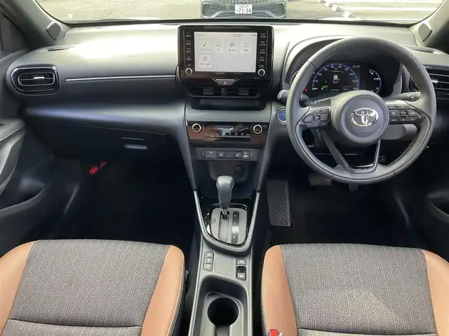 トヨタ ヤリスクロス ハイブリッド Z アドベンチャー 滋賀県 2023(令5)年 2.7万km ブラックマイカ/プラチナホワイトパールマイカ ワンオーナー/トヨタセーフティセンス/レーダークルーズコントロール/純正8インチディスプレイオーディオ/Bluetooth、フルセグテレビ/バックカメラ/ビルトインETC/ハーフレザーシート/前席シートヒーター/運転席パワーシート/ステアリングヒーター/パワーバックドア/純正LEDヘッドライト/純正18インチアルミホイール/スペアキー有り/取扱説明書/保証書