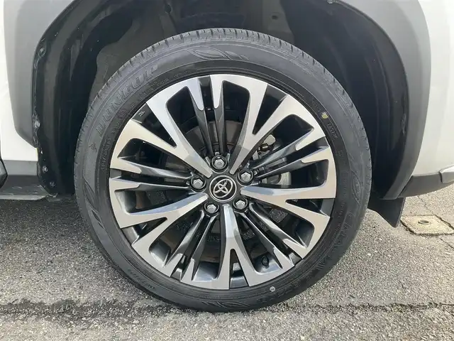 トヨタ ヤリスクロス ハイブリッド Z アドベンチャー 滋賀県 2023(令5)年 2.7万km ブラックマイカ/プラチナホワイトパールマイカ ワンオーナー/トヨタセーフティセンス/レーダークルーズコントロール/純正8インチディスプレイオーディオ/Bluetooth、フルセグテレビ/バックカメラ/ビルトインETC/ハーフレザーシート/前席シートヒーター/運転席パワーシート/ステアリングヒーター/パワーバックドア/純正LEDヘッドライト/純正18インチアルミホイール/スペアキー有り/取扱説明書/保証書