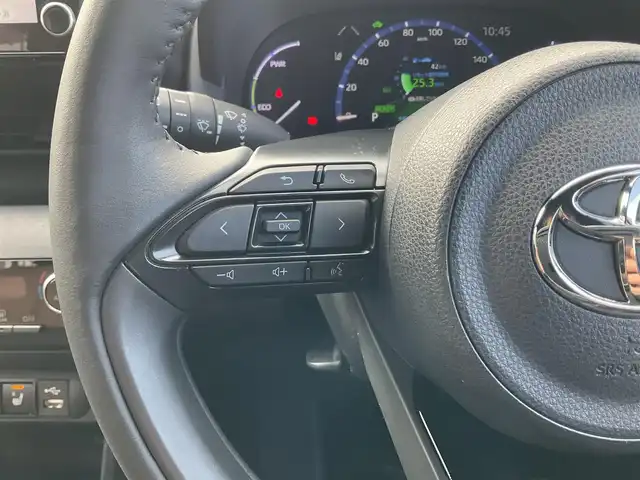 トヨタ ヤリスクロス ハイブリッド Z アドベンチャー 滋賀県 2023(令5)年 2.7万km ブラックマイカ/プラチナホワイトパールマイカ ワンオーナー/トヨタセーフティセンス/レーダークルーズコントロール/純正8インチディスプレイオーディオ/Bluetooth、フルセグテレビ/バックカメラ/ビルトインETC/ハーフレザーシート/前席シートヒーター/運転席パワーシート/ステアリングヒーター/パワーバックドア/純正LEDヘッドライト/純正18インチアルミホイール/スペアキー有り/取扱説明書/保証書