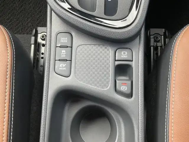 トヨタ ヤリスクロス ハイブリッド Z アドベンチャー 滋賀県 2023(令5)年 2.7万km ブラックマイカ/プラチナホワイトパールマイカ ワンオーナー/トヨタセーフティセンス/レーダークルーズコントロール/純正8インチディスプレイオーディオ/Bluetooth、フルセグテレビ/バックカメラ/ビルトインETC/ハーフレザーシート/前席シートヒーター/運転席パワーシート/ステアリングヒーター/パワーバックドア/純正LEDヘッドライト/純正18インチアルミホイール/スペアキー有り/取扱説明書/保証書