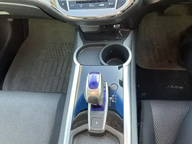 ホンダ ジェイド ハイブリッド 福岡県 2015(平27)年 9.1万km ホワイトオーキッドパール パワーステアリング/パワーウィンドウ/クルーズコントロール/バックカメラ/LEDライト/ビルトインETC/横滑り防止機能