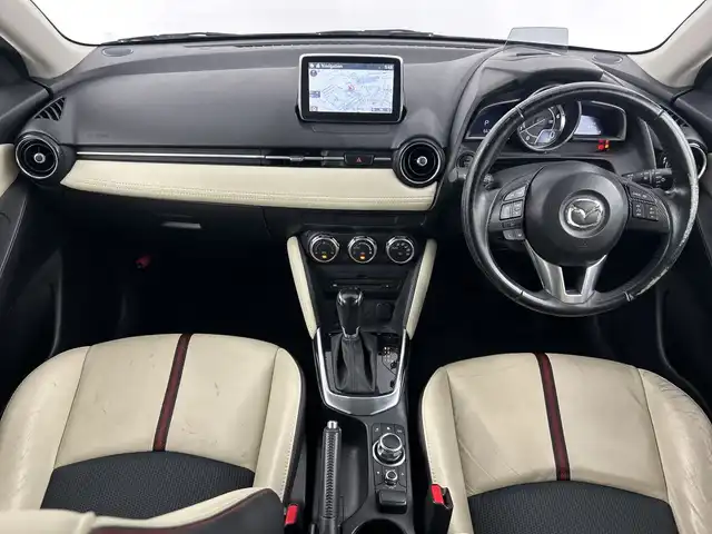 マツダ デミオ XD ツーリング Lパッケージ 愛知県 2015(平27)年 6.7万km ジェットブラックマイカ 禁煙車/ディーゼル/ターボ/純正７インチナビ/（CD/DVD/フルセグTV/Bluetooth/USB)/シティブレーキアクティブシステム/ヘッドアップディスプレイ/クルーズコントロール/ETC/レザーシート/LEDヘッドライト/純正16インチアルミホイール/スマートキー/スペアキー有/プッシュスタート/アイドリングストップ/横滑り防止装置