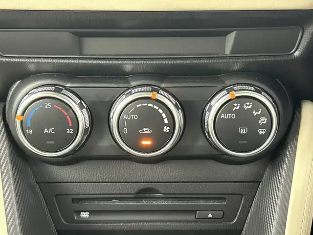 マツダ デミオ XD ツーリング Lパッケージ 愛知県 2015(平27)年 6.7万km ジェットブラックマイカ 禁煙車/ディーゼル/ターボ/純正７インチナビ/（CD/DVD/フルセグTV/Bluetooth/USB)/シティブレーキアクティブシステム/ヘッドアップディスプレイ/クルーズコントロール/ETC/レザーシート/LEDヘッドライト/純正16インチアルミホイール/スマートキー/スペアキー有/プッシュスタート/アイドリングストップ/横滑り防止装置