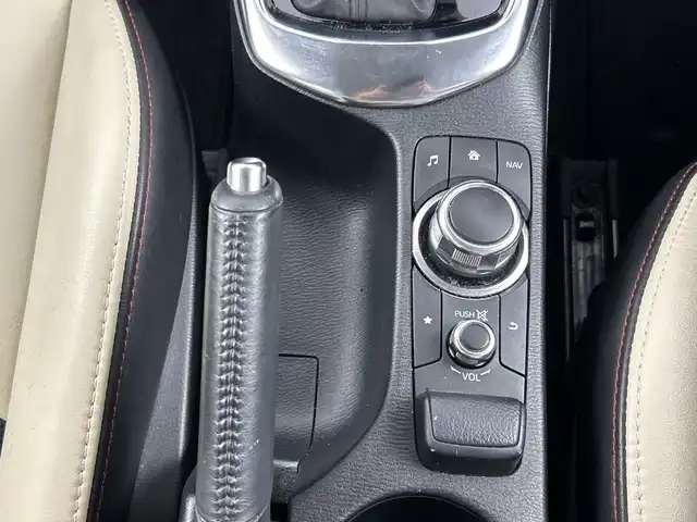 マツダ デミオ XD ツーリング Lパッケージ 愛知県 2015(平27)年 6.7万km ジェットブラックマイカ 禁煙車/ディーゼル/ターボ/純正７インチナビ/（CD/DVD/フルセグTV/Bluetooth/USB)/シティブレーキアクティブシステム/ヘッドアップディスプレイ/クルーズコントロール/ETC/レザーシート/LEDヘッドライト/純正16インチアルミホイール/スマートキー/スペアキー有/プッシュスタート/アイドリングストップ/横滑り防止装置