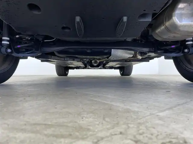 トヨタ ヤリスクロス ハイブリッド Z 千葉県 2021(令3)年 1.6万km ホワイトパールクリスタルシャイン セーフティセンス（衝突回避支援パッケージ）/・プリクラッシュセーフティ/・レーンディパーチャーアラート/・オートマチックハイビーム/・ドライバー異常時対応システム/・発進遅れ告知機能/・レーントレーシングアシスト/・レーダークルーズコントロール/・ロードサインアシスト/ブラインドスポットモニター/・安心降車アシスト/・パーキングサポートブレーキ/（前後方静止物／後方接近車両）/純正8インチディスプレイオーディオ/・Bluetooth/・メモリーナビ/・Miracast/・パノラミックビューモニター/パワーバックドア/スマートキー/パワーシート/シートヒーター/LEDヘッドライト/ステアリングヒーター/ビルトインETC2.0