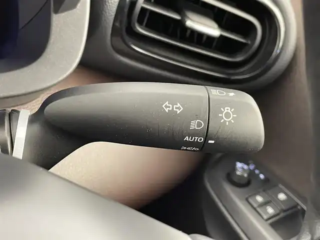 トヨタ ヤリスクロス ハイブリッド Z 千葉県 2021(令3)年 1.6万km ホワイトパールクリスタルシャイン セーフティセンス（衝突回避支援パッケージ）/・プリクラッシュセーフティ/・レーンディパーチャーアラート/・オートマチックハイビーム/・ドライバー異常時対応システム/・発進遅れ告知機能/・レーントレーシングアシスト/・レーダークルーズコントロール/・ロードサインアシスト/ブラインドスポットモニター/・安心降車アシスト/・パーキングサポートブレーキ/（前後方静止物／後方接近車両）/純正8インチディスプレイオーディオ/・Bluetooth/・メモリーナビ/・Miracast/・パノラミックビューモニター/パワーバックドア/スマートキー/パワーシート/シートヒーター/LEDヘッドライト/ステアリングヒーター/ビルトインETC2.0