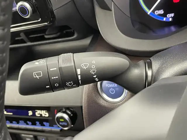 トヨタ ヤリスクロス ハイブリッド Z 千葉県 2021(令3)年 1.6万km ホワイトパールクリスタルシャイン セーフティセンス（衝突回避支援パッケージ）/・プリクラッシュセーフティ/・レーンディパーチャーアラート/・オートマチックハイビーム/・ドライバー異常時対応システム/・発進遅れ告知機能/・レーントレーシングアシスト/・レーダークルーズコントロール/・ロードサインアシスト/ブラインドスポットモニター/・安心降車アシスト/・パーキングサポートブレーキ/（前後方静止物／後方接近車両）/純正8インチディスプレイオーディオ/・Bluetooth/・メモリーナビ/・Miracast/・パノラミックビューモニター/パワーバックドア/スマートキー/パワーシート/シートヒーター/LEDヘッドライト/ステアリングヒーター/ビルトインETC2.0