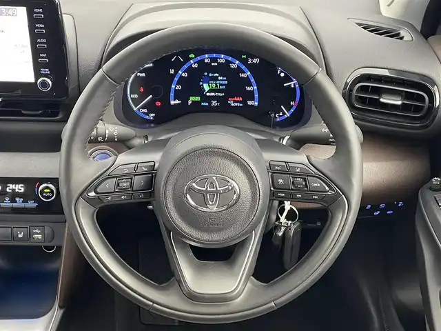 トヨタ ヤリスクロス ハイブリッド Z 千葉県 2021(令3)年 1.6万km ホワイトパールクリスタルシャイン セーフティセンス（衝突回避支援パッケージ）/・プリクラッシュセーフティ/・レーンディパーチャーアラート/・オートマチックハイビーム/・ドライバー異常時対応システム/・発進遅れ告知機能/・レーントレーシングアシスト/・レーダークルーズコントロール/・ロードサインアシスト/ブラインドスポットモニター/・安心降車アシスト/・パーキングサポートブレーキ/（前後方静止物／後方接近車両）/純正8インチディスプレイオーディオ/・Bluetooth/・メモリーナビ/・Miracast/・パノラミックビューモニター/パワーバックドア/スマートキー/パワーシート/シートヒーター/LEDヘッドライト/ステアリングヒーター/ビルトインETC2.0