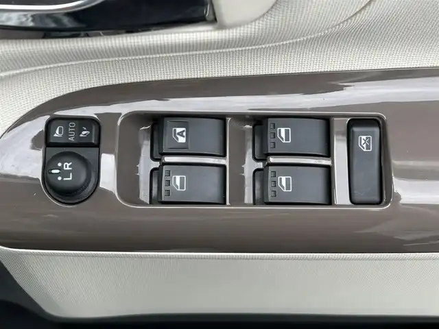 ダイハツ ムーヴ キャンバス X LTD メイクアップ SA Ⅲ 栃木県 2019(令1)年 3.2万km パールホワイトⅢ/スムースグレーマイカメタリック 2トーン スマートアシストIII/・衝突警報機能/・衝突回避支援ブレーキ機能/・車線逸脱警報機能/・誤発進抑制制御機能/・オートハイビーム/・先行車発進お知らせ機能/社外ナビ/・フルセグTV/・CD/DVD/BT/・iPod/USB/SD/・FM/AM/全方位モニター/ETC/ドライブレコーダー/両側電動スライドドア/スマートキー/プッシュスタート/アイドリングストップ/フォグランプ/オートライト/ヘッドライトレベライザー/ステアリングスイッチ/純正フロアマット/ドアバイザー/横滑り防止システム/電動格納ミラー