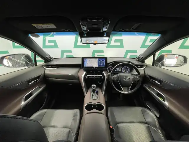 トヨタ ハリアー Z レザーパッケージ 鹿児島県 2020(令2)年 2.7万km プレシャスブラックパール 純正12.3インチディスプレイオーディオ（ナビ機能付き）/フルセグTV/BT/AppleCarPlay/AndroidAuto/パノラミックビューモニター/JBLプレミアムサウンドシステム/本革シート/前席シートベンチレーション&シートヒーター/前席パワーシート/運転席シートメモリ/ヘッドアップディスプレイ/トヨタセーフティセンス/全車速追従機能付クルーズコントロール/電動パーキングブレーキ/オートブレーキホールド/純正LEDヘッドライト/純正19インチアルミホイール/純正フロアマット