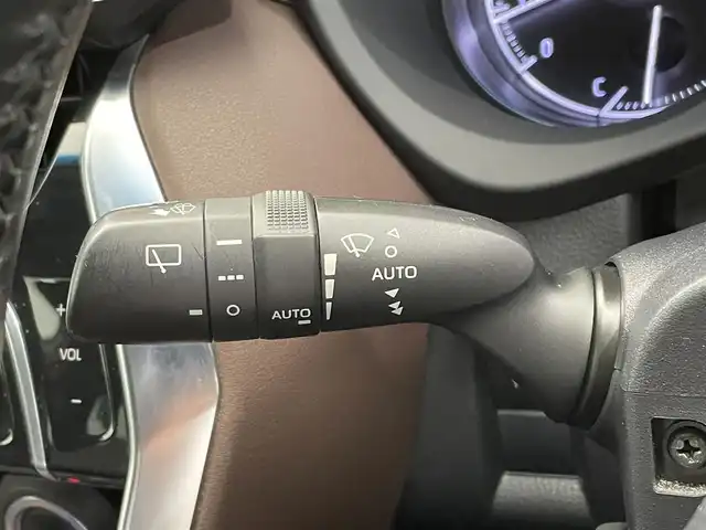 トヨタ ハリアー Z レザーパッケージ 鹿児島県 2020(令2)年 2.7万km プレシャスブラックパール 純正12.3インチディスプレイオーディオ（ナビ機能付き）/フルセグTV/BT/AppleCarPlay/AndroidAuto/パノラミックビューモニター/JBLプレミアムサウンドシステム/本革シート/前席シートベンチレーション&シートヒーター/前席パワーシート/運転席シートメモリ/ヘッドアップディスプレイ/トヨタセーフティセンス/全車速追従機能付クルーズコントロール/電動パーキングブレーキ/オートブレーキホールド/純正LEDヘッドライト/純正19インチアルミホイール/純正フロアマット