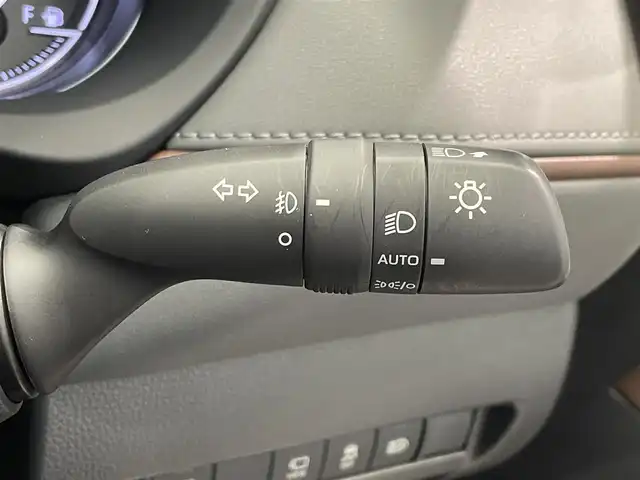 トヨタ ハリアー Z レザーパッケージ 鹿児島県 2020(令2)年 2.7万km プレシャスブラックパール 純正12.3インチディスプレイオーディオ（ナビ機能付き）/フルセグTV/BT/AppleCarPlay/AndroidAuto/パノラミックビューモニター/JBLプレミアムサウンドシステム/本革シート/前席シートベンチレーション&シートヒーター/前席パワーシート/運転席シートメモリ/ヘッドアップディスプレイ/トヨタセーフティセンス/全車速追従機能付クルーズコントロール/電動パーキングブレーキ/オートブレーキホールド/純正LEDヘッドライト/純正19インチアルミホイール/純正フロアマット