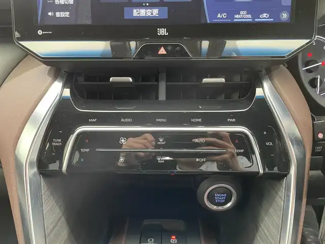 トヨタ ハリアー Z レザーパッケージ 鹿児島県 2020(令2)年 2.7万km プレシャスブラックパール 純正12.3インチディスプレイオーディオ（ナビ機能付き）/フルセグTV/BT/AppleCarPlay/AndroidAuto/パノラミックビューモニター/JBLプレミアムサウンドシステム/本革シート/前席シートベンチレーション&シートヒーター/前席パワーシート/運転席シートメモリ/ヘッドアップディスプレイ/トヨタセーフティセンス/全車速追従機能付クルーズコントロール/電動パーキングブレーキ/オートブレーキホールド/純正LEDヘッドライト/純正19インチアルミホイール/純正フロアマット