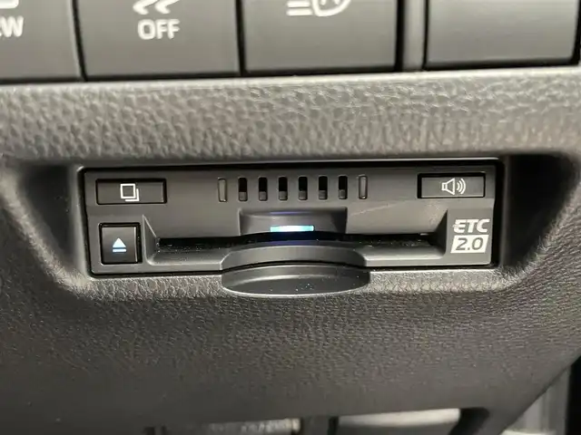 トヨタ ハリアー Z レザーパッケージ 鹿児島県 2020(令2)年 2.7万km プレシャスブラックパール 純正12.3インチディスプレイオーディオ（ナビ機能付き）/フルセグTV/BT/AppleCarPlay/AndroidAuto/パノラミックビューモニター/JBLプレミアムサウンドシステム/本革シート/前席シートベンチレーション&シートヒーター/前席パワーシート/運転席シートメモリ/ヘッドアップディスプレイ/トヨタセーフティセンス/全車速追従機能付クルーズコントロール/電動パーキングブレーキ/オートブレーキホールド/純正LEDヘッドライト/純正19インチアルミホイール/純正フロアマット