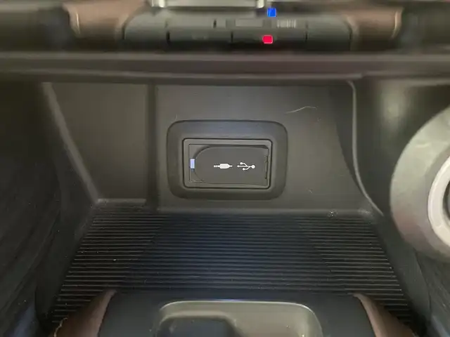 トヨタ ハリアー Z レザーパッケージ 鹿児島県 2020(令2)年 2.7万km プレシャスブラックパール 純正12.3インチディスプレイオーディオ（ナビ機能付き）/フルセグTV/BT/AppleCarPlay/AndroidAuto/パノラミックビューモニター/JBLプレミアムサウンドシステム/本革シート/前席シートベンチレーション&シートヒーター/前席パワーシート/運転席シートメモリ/ヘッドアップディスプレイ/トヨタセーフティセンス/全車速追従機能付クルーズコントロール/電動パーキングブレーキ/オートブレーキホールド/純正LEDヘッドライト/純正19インチアルミホイール/純正フロアマット