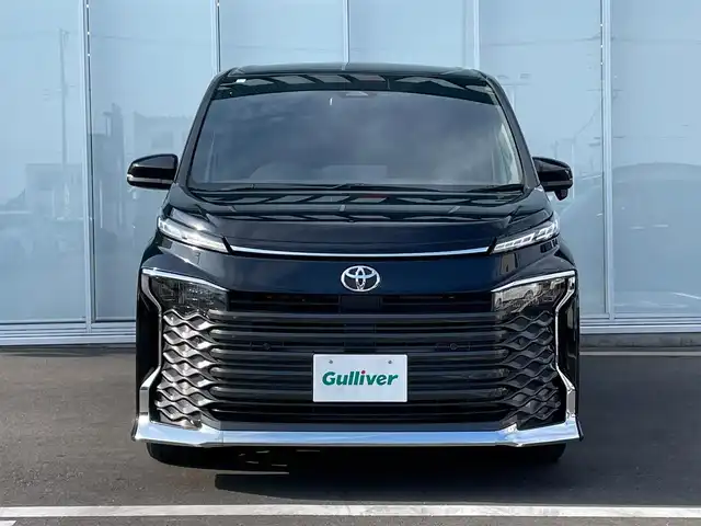 トヨタ ヴォクシー S－Z 神奈川県 2023(令5)年 2.2万km アティチュードブラックマイカ 後席モニター/純正ナビ /フルセグ /バックカメラ /CD/DVD/クルーズコントロール　/ETC2.0 /シートヒーターD+N席　/両側パワースライド/ハーフレザーシート/ウォークスルー　/コーナーセンサー/純正フロアマット　/純正アルミホイル/ABS/横滑り防止装置/衝突被害軽減システム/オートライト/オートマチックハイビーム/スマートキー